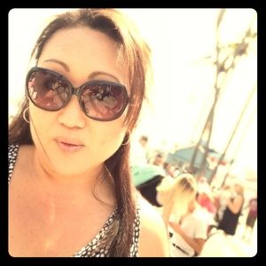 Meet your Posher, Laura